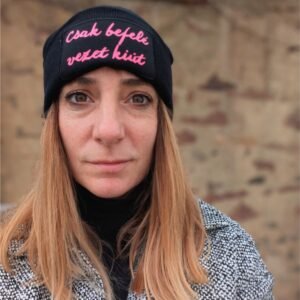 Egyedi sapka három színben